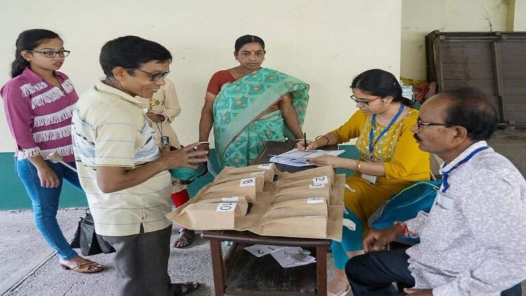 Falta Repoll: पश्चिम बंगाल की फाल्टा सीट पर हो रही रीपोलिंग, 'पुष्पा झुकेगा नहीं' कहने वाले TMC उम्मीदवार जहांगीर खान पहले ही कर चुके हैं सरेंडर
