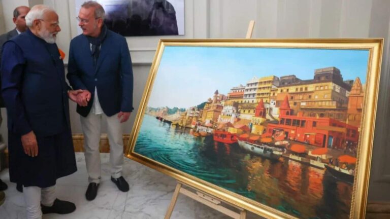 महाभारत पर बनाईं 23 पेंटिंग्स! इटली के उस पेंटर की कहानी जानिए जो 4 दशकों से भारतीय संस्कृति के लिए है क्रेजी