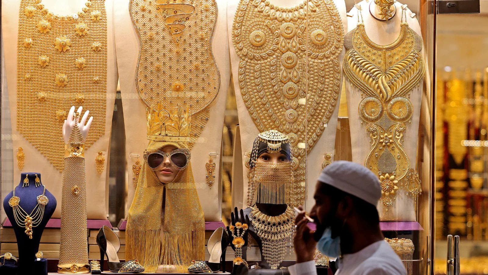 Gold Import Duty: सोने पर इंपोर्ट ड्यूटी बढ़ाई गई तो दुबई वाले गोल्ड को होगा बंपर फायदा! क्या ये सस्ता पड़ेगा?