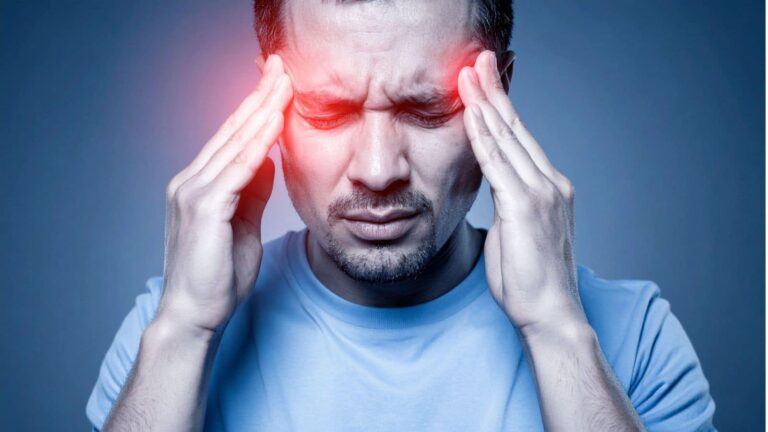 Headache Alert: चिलचिलाती धूप में सिरदर्द से परेशान? गर्मियों के इस दर्द से बचने के आसान और असरदार तरीके जानें