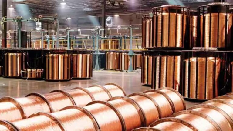 Copper Price: रिकॉर्ड-हाई क्लोज से नीचे फिसला कॉपर, तेजी से बढ़ती महंगाई और मजबूत डॉलर ने बनाया दबाव