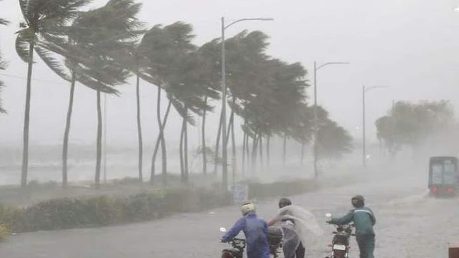 आज का मौसम 16 मई: IMD ने इन 19 राज्यों में 50kmph वाले तूफान और भारी बारिश का अलर्ट दिया, बिहार में आएगा भयानक थंडरस्क्वॉल