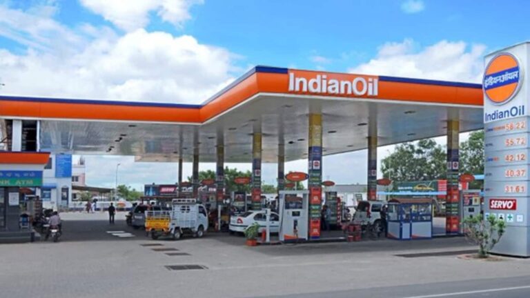 इंडियन ऑयल के 42000 से ज्यादा पंपों पर पेट्रोल मिलने का क्या है हाल? Fuel शॉर्टेज के हल्ले के बीच कंपनी ने ये बताया