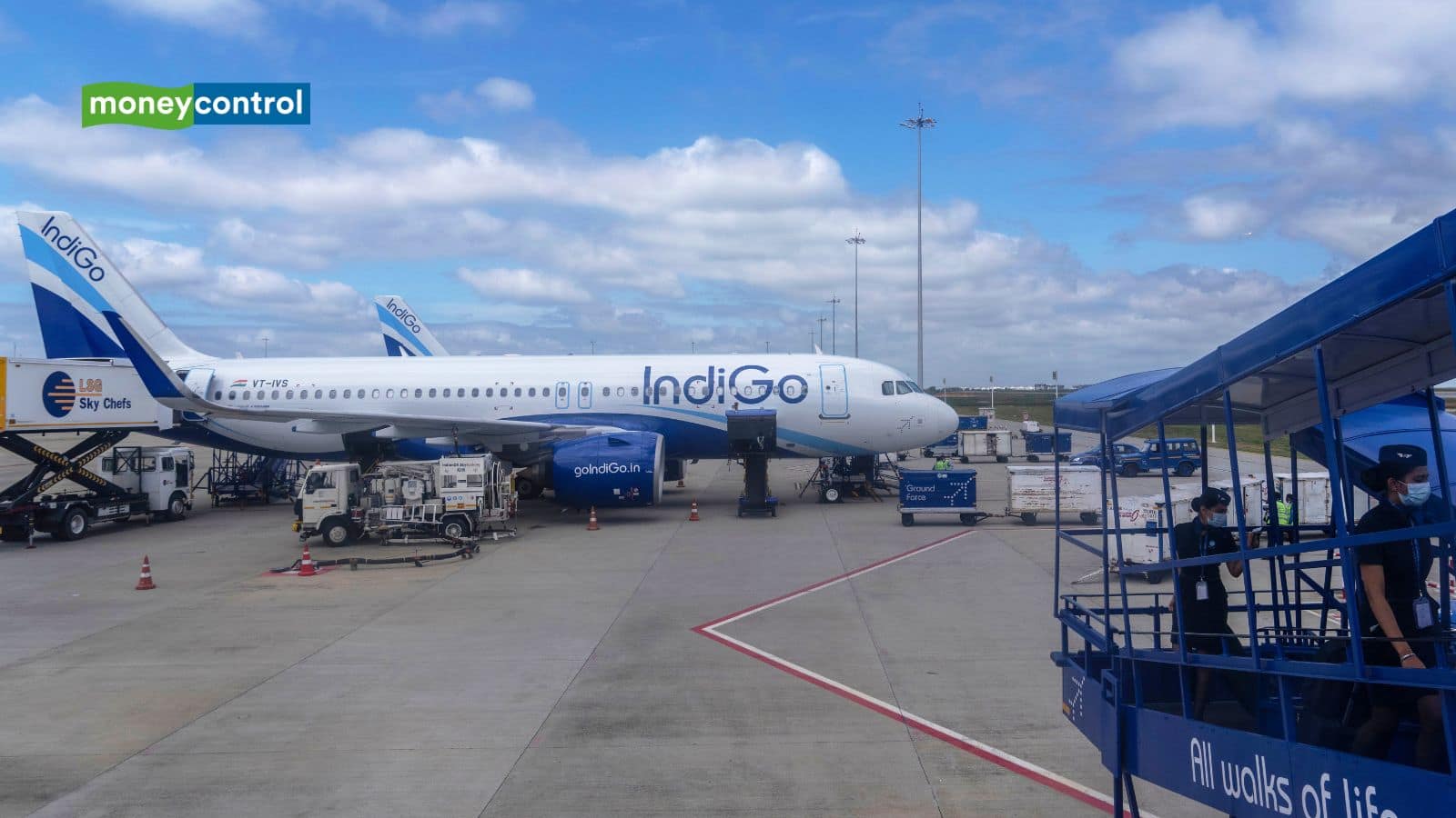 IndiGo Q4 Results: विमान कंपनी को 2536 करोड़ रुपये का भारी घाटा, इन दो फैक्टर का दिखा असर