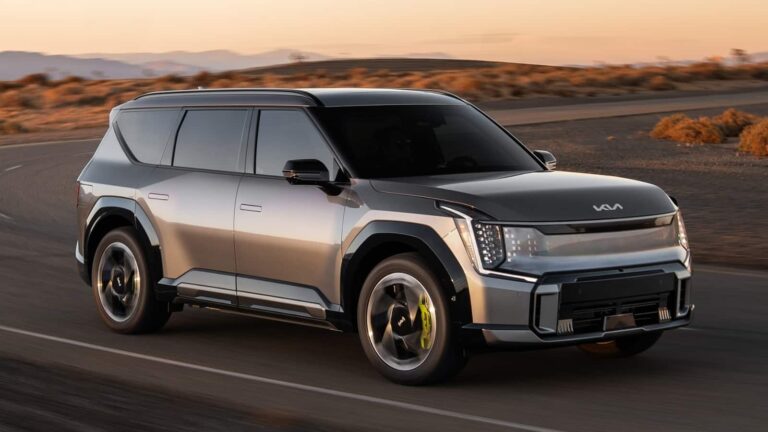 Best EV Cars India 2026: भारत की 6 बेस्ट फैमिली इलेक्ट्रिक कारें! जो देंगी लंबी रेंज, सेफ्टी और लग्जरी फील