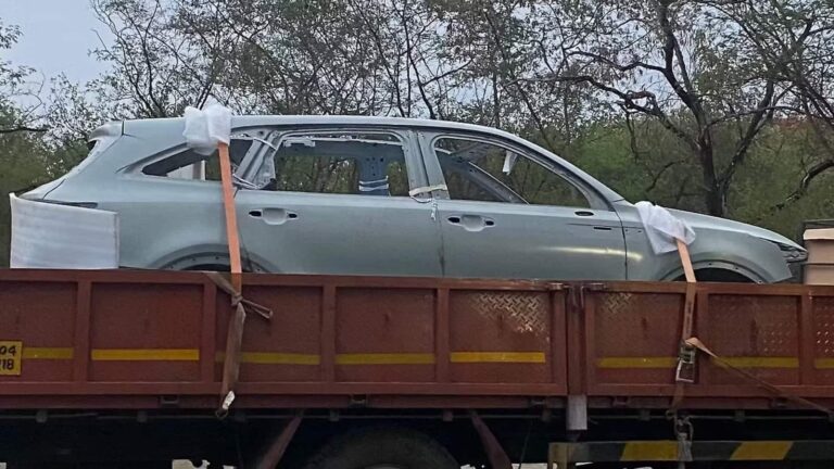 भारत में दिखी नई Kia Sorento की पहली झलक, क्या जल्द ही लॉन्च होने वाली है 7-सीटर SUV