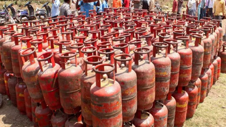 LPG Price Today: 26 मई को LPG सिलेंडर के दाम जारी, देखें आपके शहर में घरेलू और कमर्शियल गैस की कीमत