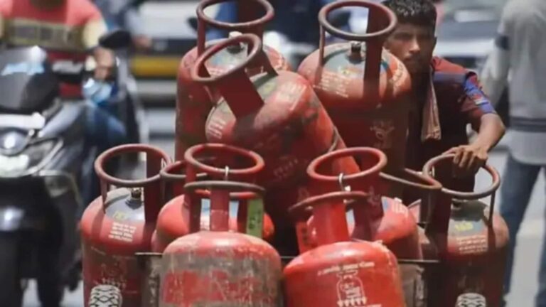 LPG Price Today: गैस सिलेंडर खरीदने से पहले जान लें आज का ताजा रेट, आपके शहर में क्या है कीमत?