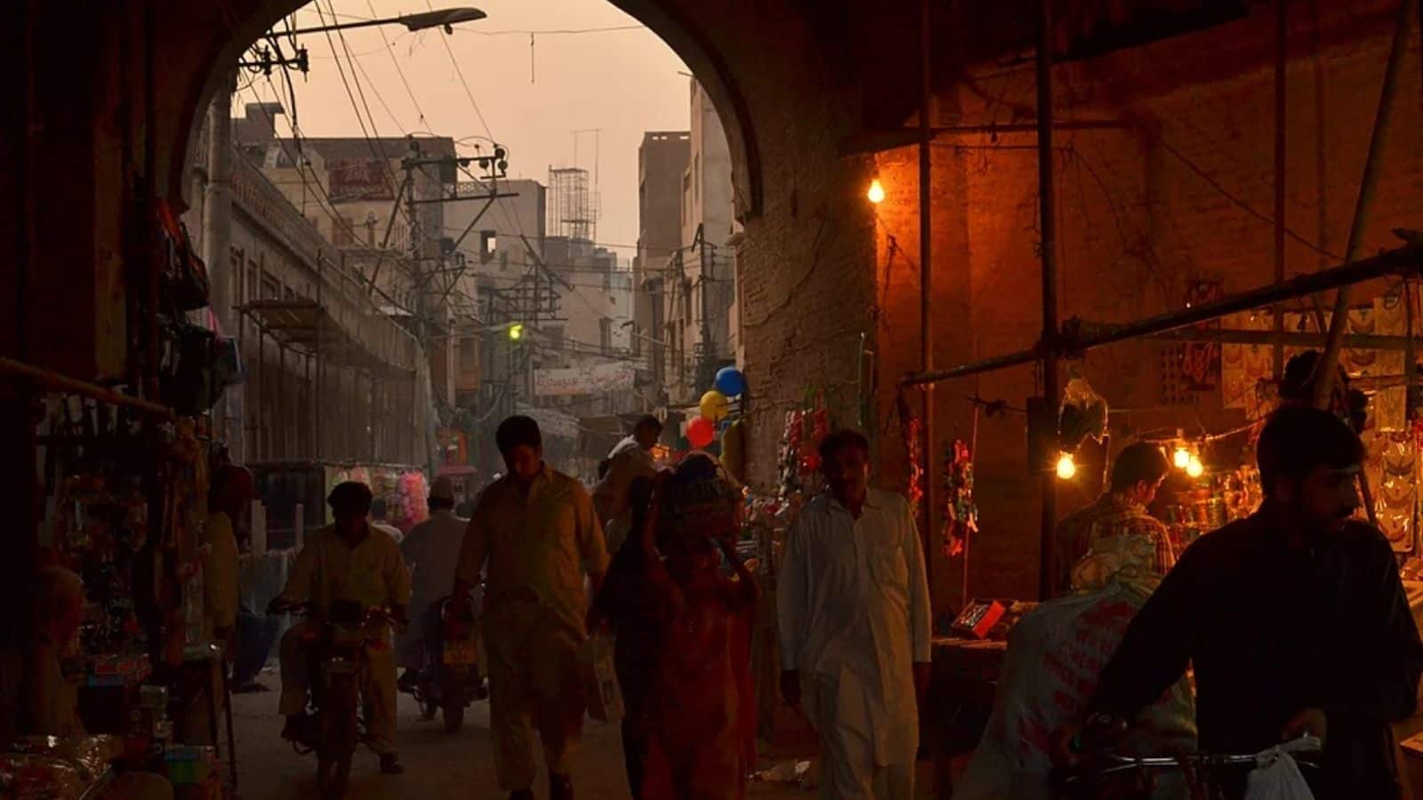 पाकिस्तान में इस्लामपुर के कृष्ण नगर बनने की इनसाइड स्टोरी, लाहौर में क्यों बदले जा रहे नाम?