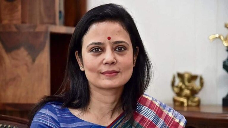 Mahua Moitra Video: महुआ मोइत्रा के साथ भरी फ्लाइट में की गई बदसलूकी! प्रूफ के तौर पर जो वीडियो पोस्ट किया उसमें क्या दिखा?