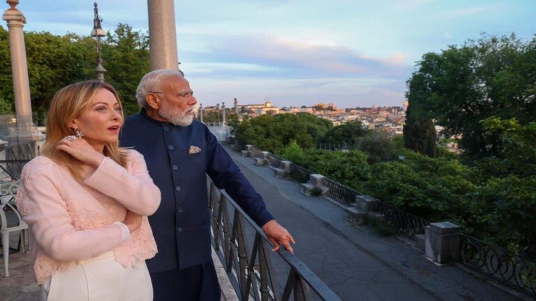 Pics: 'कार डिप्लोमेसी' से लेकर कोलोसियम दौरे तक...PM मोदी और मेलोनी की तस्वीरें हुईं वायरल, X पर #Melodi कर रहा है ट्रेंड