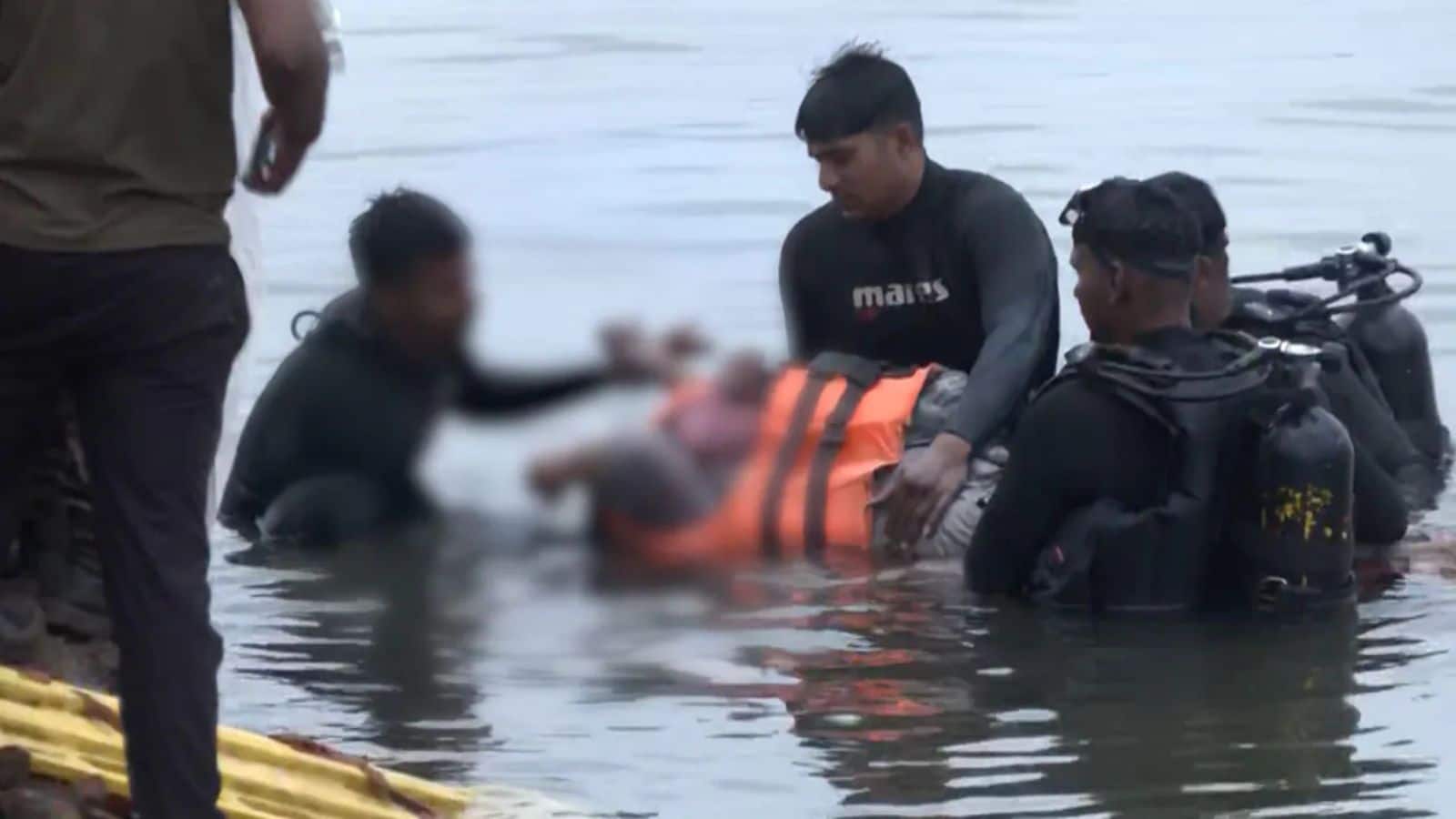 मां ने आखिरी सांस तक नहीं छोड़ा बच्चा, छाती से लगाए रखा, दोनों की मिली लाश! नर्मदा क्रूज हादसे का खौफनाक मंजर देख हर कोई रो पड़ा