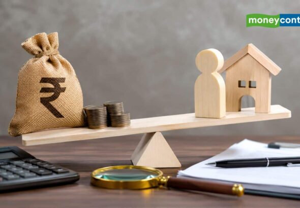 पुराने कर्ज को चुकाने के लिए नया पर्सनल लोन? जानिए कितना सही या गलत होता है ये फैसला
