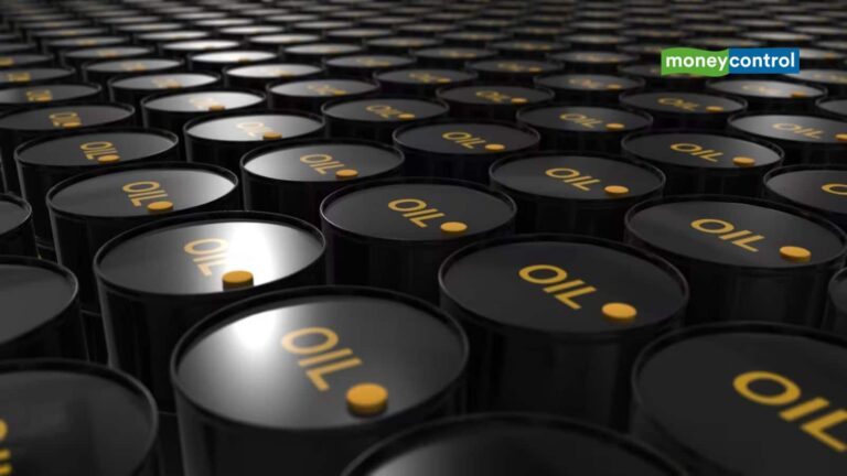 Oil Price Today: ईरान से जल्द समझौते को लेकर ट्रंप के बयान से कच्चा तेल 5% गिरा, ब्रेंट $105 के पास