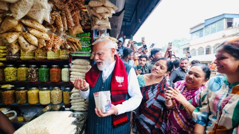 Jhargram Chunav Result 2026: झारग्राम में पीएम मोदी का झालमुड़ी दांव रहा हिट रहा या फेल? यहां जानें इस सीट का हाल