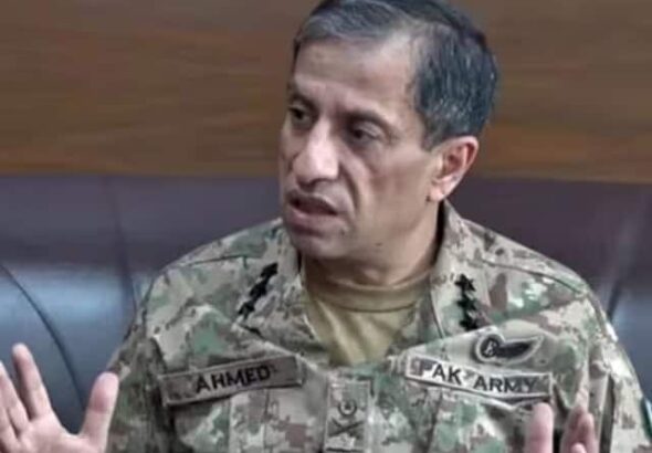 Operation Sindoor : 'भारतीय सेना के अधिकारी अंग्रेजी क्यों बोलते हैं', कैमरे पर रोने लगे पाकिस्तानी जनरल, अब सोशल मीडिया पर खूब उड़ रहा मजाक