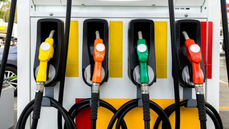 Petrol Diesel Price Today: पेट्रोल-डीजल के ताजा भाव जारी, कई शहरों में कीमतों में दिखा अंतर