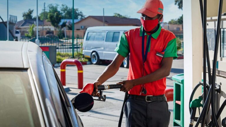 Petrol Diesel Price Today: आपकी जेब पर कितना पड़ेगा असर? जानें आज के पेट्रोल-डीजल दाम