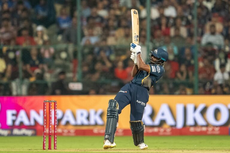 IPL 2026 Playoff Reserve Day: क्वालिफायर में बारिश बनी विलेन तो कैसे होगा हार-जीत का फैसला? जानें किस टीम को होगा फायदा