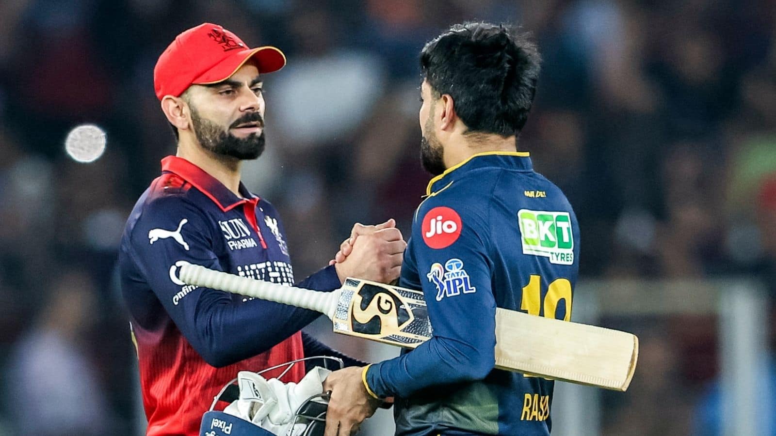 RCB vs GT Qualifier 1: फाइनल के टिकट के लिए भिड़ेंगी आरसीबी और गुजरात, जानें कैसी होगी पिच और प्लेइंग 11