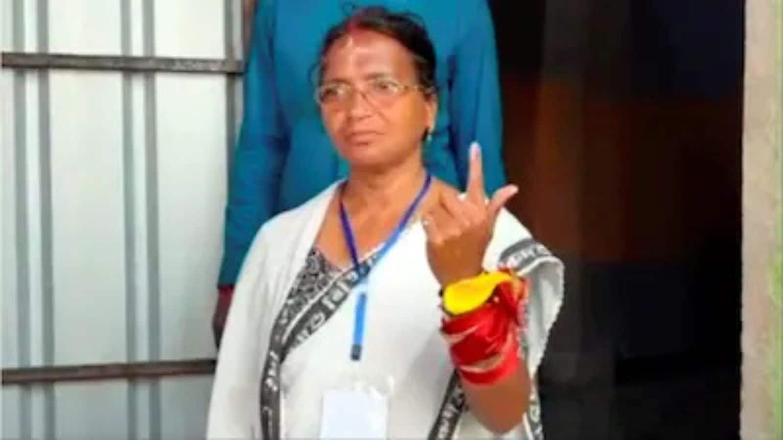 Panihati Chunav Result 2026: टीएमसी का किला ढहाने के करीब आरजी कर रेप पीड़िता की मां, रत्ना देबनाथ 20 हजार वोटों से आगे