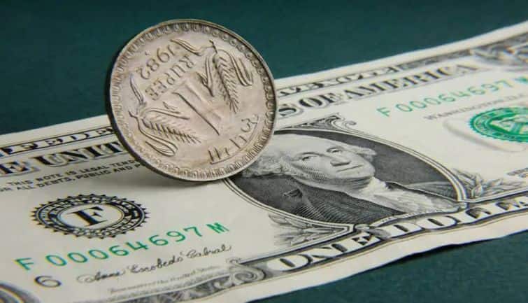 Dollar के मुकाबले रुपया रिकॉर्ड निचले स्तर पर आया, जानिए कैसे पड़ेगा आप पर असर