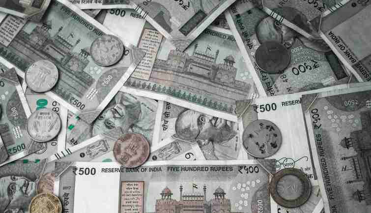 Currency Check: 3 दिन की तेजी के बाद आज टूटा रुपया, 95.39 पर खुला