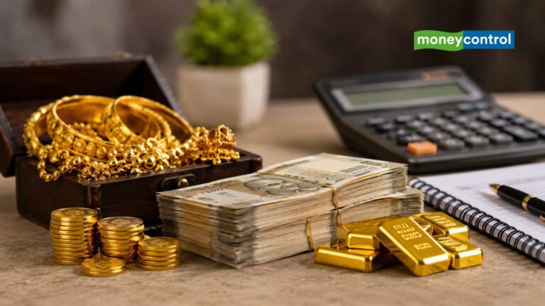 Gold Price Forecast: अगले साल सोना सस्ता होगा या महंगा? इस रिपोर्ट से मिल गया जवाब