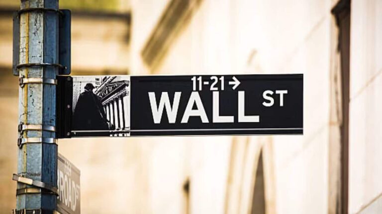 नई ऊंचाई पर बंद हुआ Wall Street, टेक में मजबूती और मिडिल ईस्ट डील की उम्मीदों ने भरा जोश