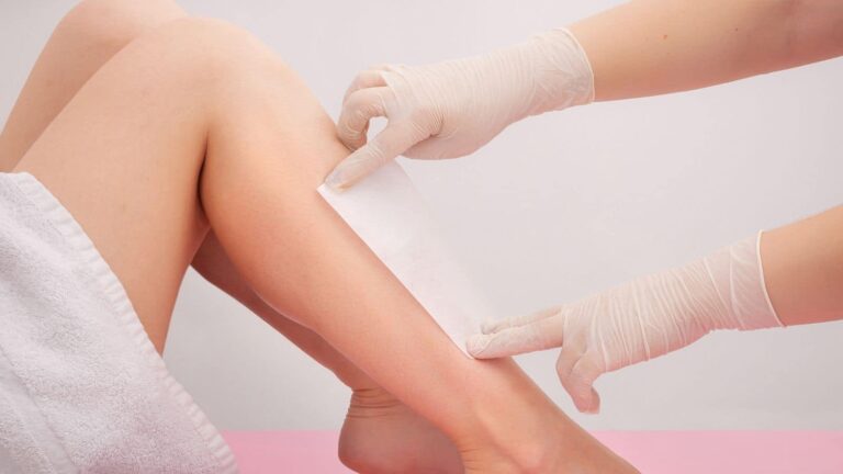Waxing vs Shaving: बाल हटाने का सही तरीका क्या है? वैक्सिंग और शेविंग में जानें पूरा फर्क