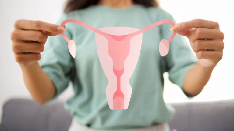 Womb Cancer: महिलाओं में होने वाले इस सबसे आम कैंसर के लक्षणों को जान लें, एक्सपर्ट डॉक्टर की ये सलाह बचाएगी जान!
