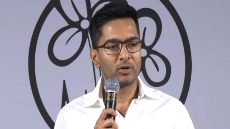 BREAKING: कोलकाता में ममता बनर्जी के भतीजे और TMC सांसद अभिषेक बनर्जी के घर पहुंची पुलिस, भारी संख्या में पुलिस बल तैनात