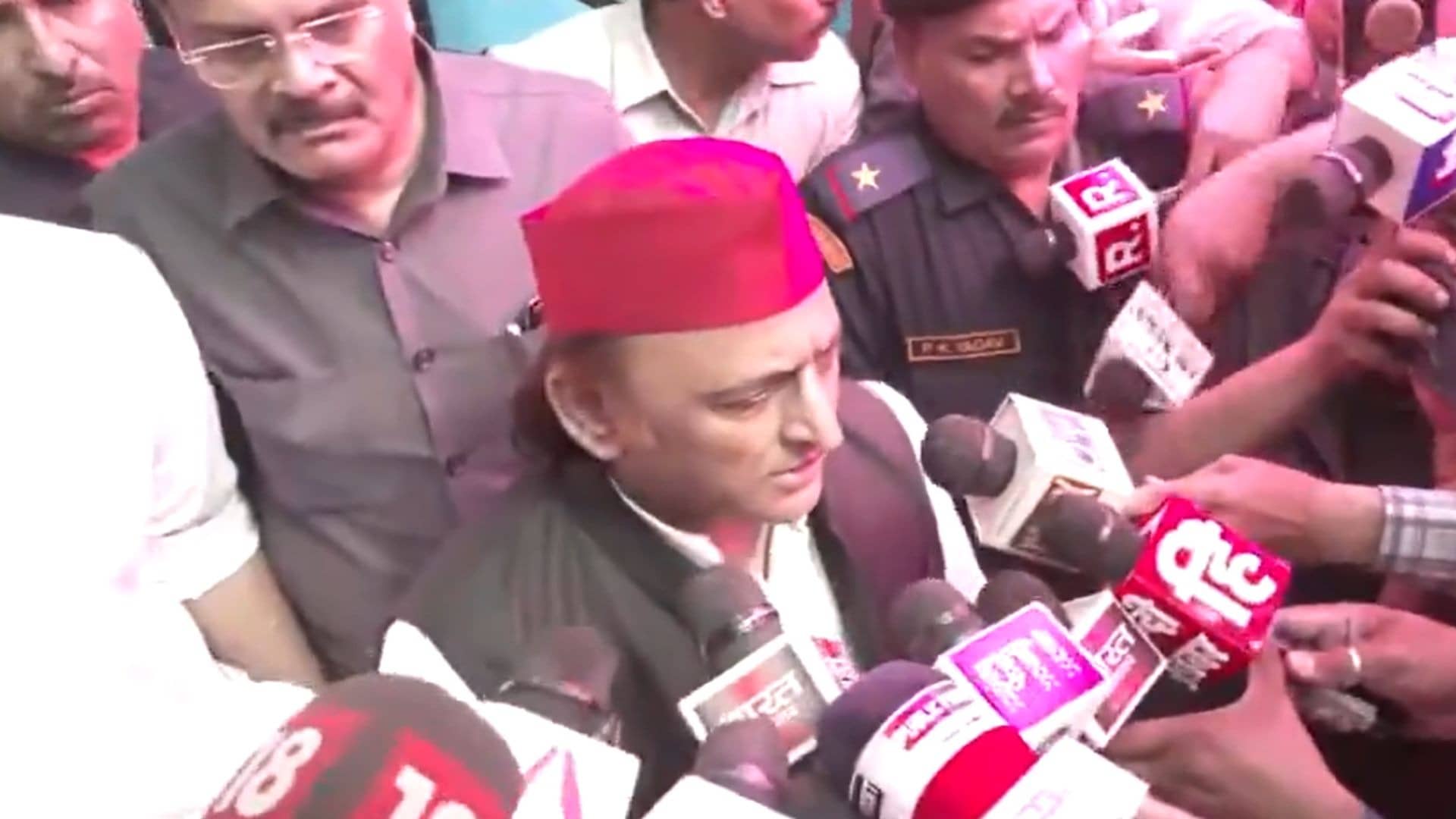 'प्रतीक को मैंने बचपन से देखा है, आज वो हमारे बीच नहीं...', अपने भाई की मौत पर भावुक हुए अखिलेश यादव; क्या-क्या कहा?