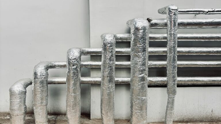 Aluminium Stocks: चार साल के हाई पर एलुमिनियम, फटाक से 5% उछल पड़े ये दो शेयर, एक ने तो छू दी नई ऊंचाई