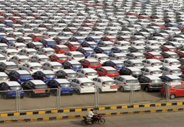मुनाफे में ₹25000 करोड़ का डेंट! दोपहिया से लेकर चारपहिया, ऑटो सेक्टर FY26 में भारी नुकसान की आशंका पर परेशान
