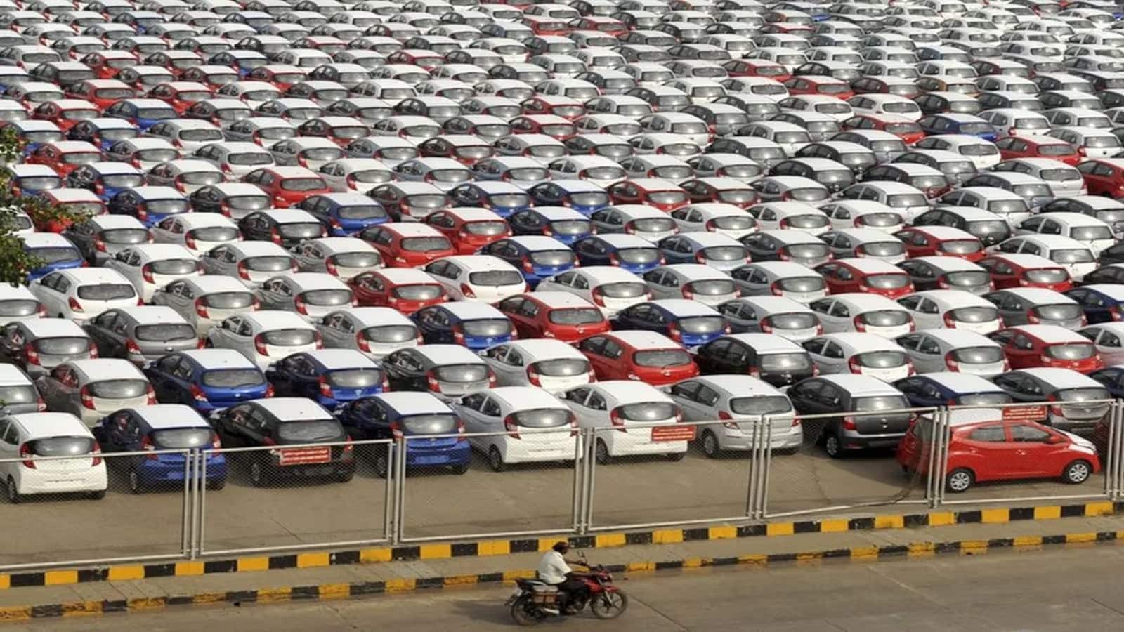 मुनाफे में ₹25000 करोड़ का डेंट! दोपहिया से लेकर चारपहिया, ऑटो सेक्टर FY26 में भारी नुकसान की आशंका पर परेशान