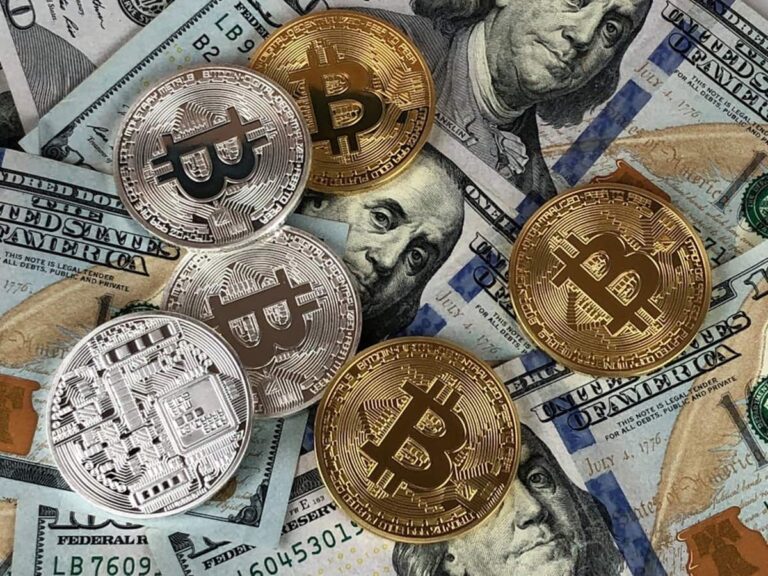 Crypto Price: टॉप-10 के पांच क्रिप्टो लाल, 7 दिनों में 12% चढ़ा यह करेंसी, BitCoin की भी बढ़ी चमक