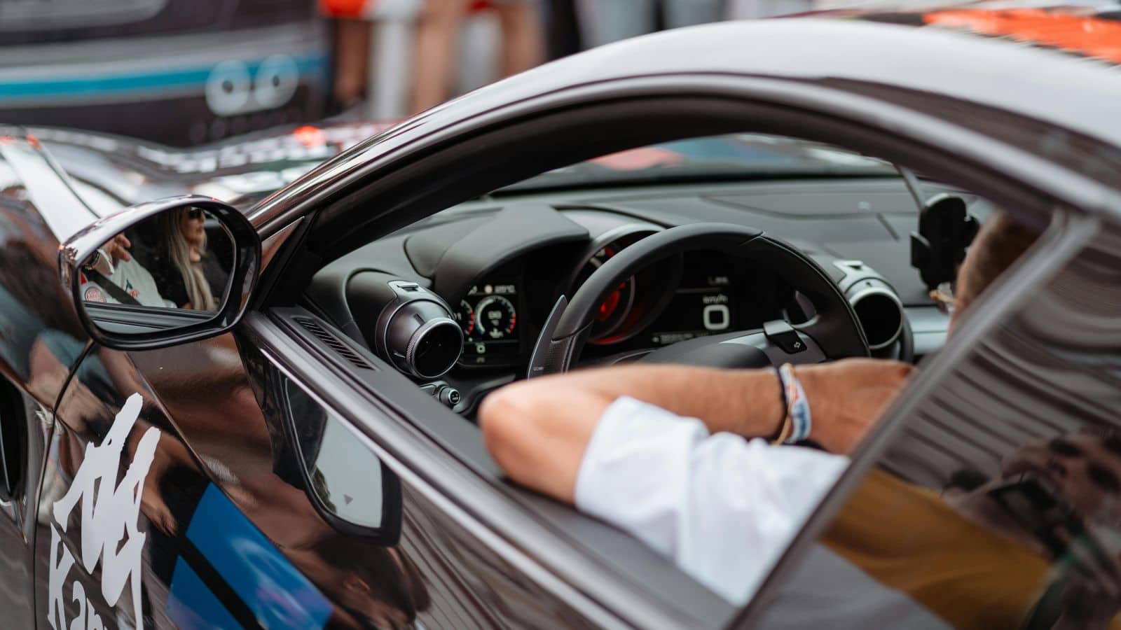 'आप कैब के मालिक नहीं...' हैदराबाद के कैब ड्राइवर ने यात्रियों के लिए बनाए अजीब नियम,  वायरल हुआ पोस्ट