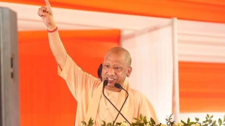 UP: 'माफिया मिट्टी में मिल गए, गुंडे पलायन कर गए और जिसने जनता को आंख दिखाने का प्रयास किया वह यमराज के घर...', देवरिया में गरजे CM योगी