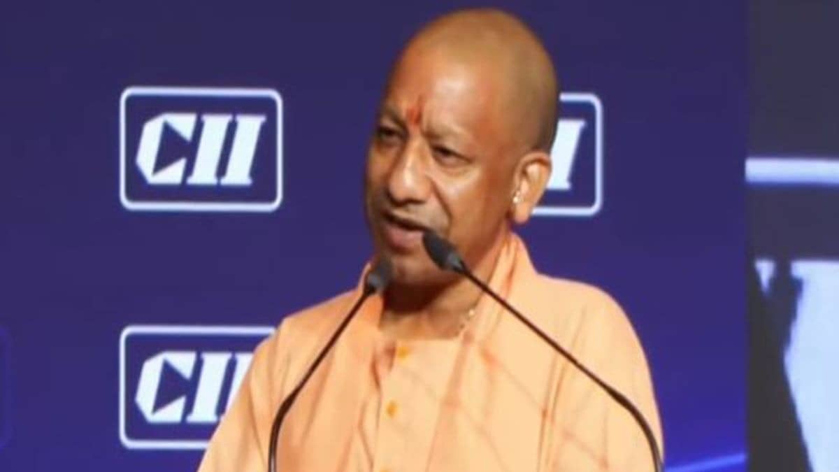 CM योगी ने रोंगटे खड़े करने वाले वाक्ये का किया जिक्र, कहा- दशकों तक यूपी अराजकता का पर्याय था, हमने 'एक माफिया एक युग' का अंत किया