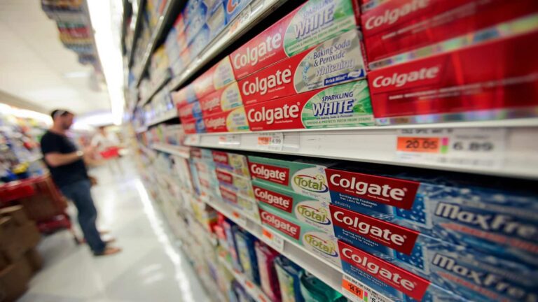 Colgate-Palmolive India में दिख सकती है 20% तक तेजी, नोमुरा ने बढ़ाई रेटिंग; जेफरीज ने दी खरीदने की सलाह