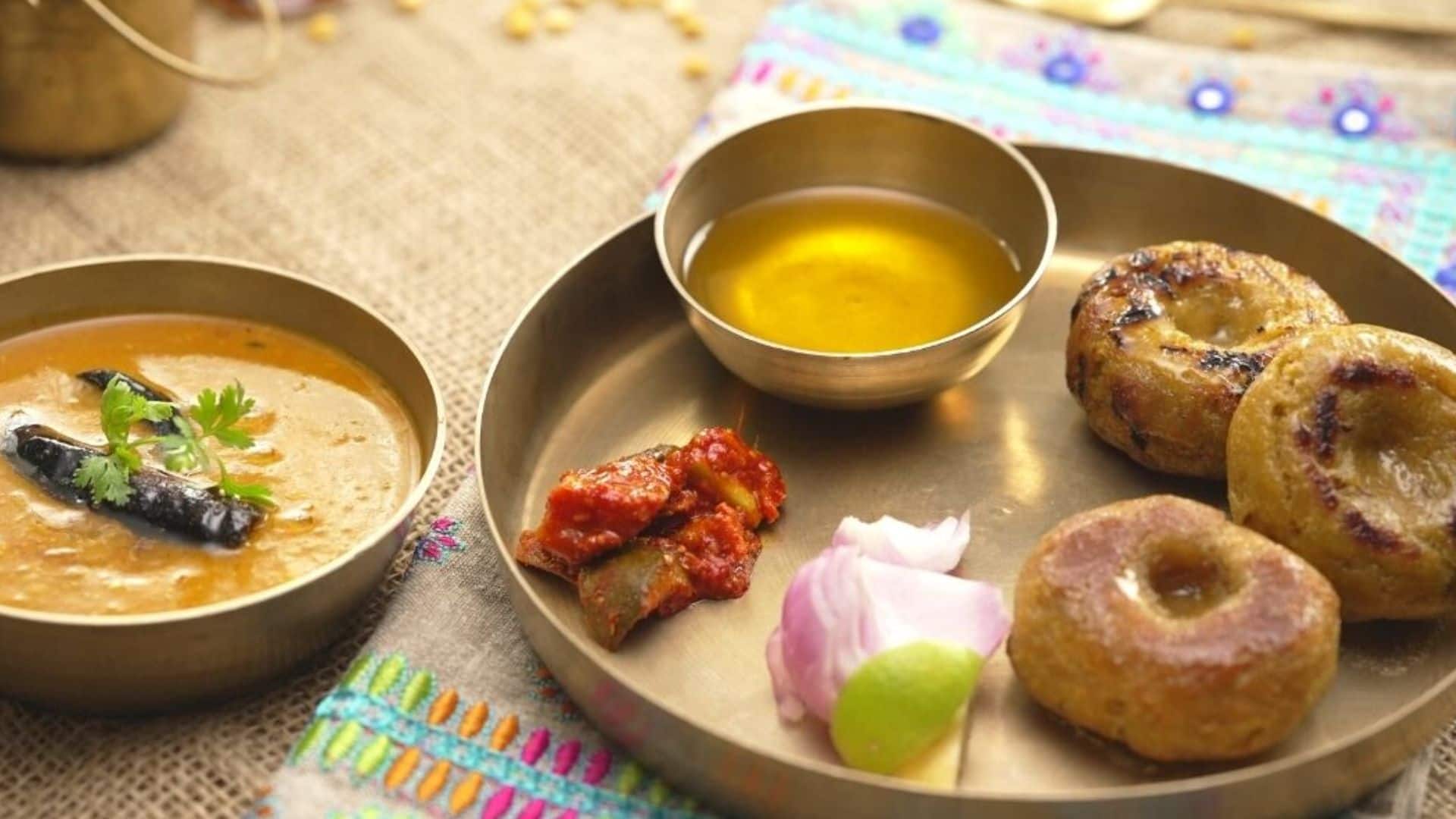 One District One Cuisine: झांसी का 'दाल-बाफला' है  बुंदेलखंडी विरासत का वो स्वाद जिसके आगे शाही दावतें भी फीकी पड़ जाएं! जानिए इसका इतिहास