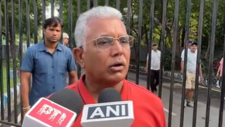 West Bengal: ‘देश में कांग्रेस नहीं रही और बंगाल में TMC’, सुवेंदु अधिकारी के शपथग्रहण से पहले बोले दिलीप घोष, कहा- जनता ने दिया उत्पीड़न का जवाब