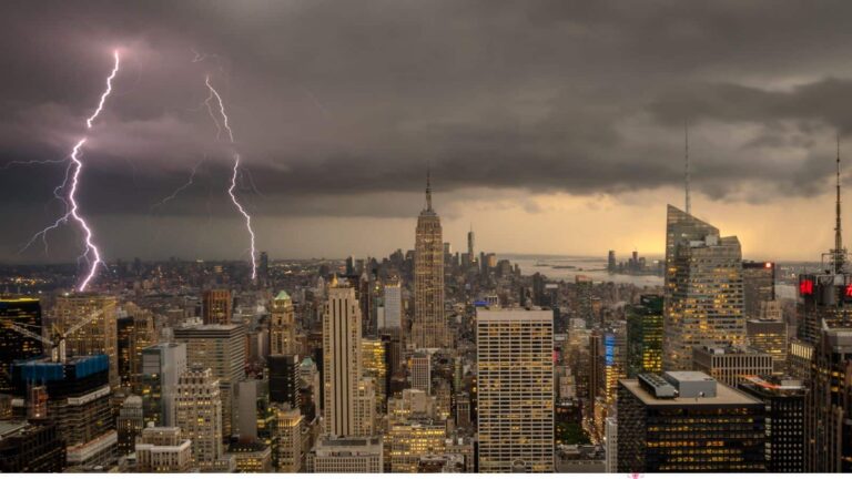 Doomsday: 13 नवंबर 2026 को लेकर बड़ा दावा वायरल, क्या सच में आने वाला है दुनिया का अंत?