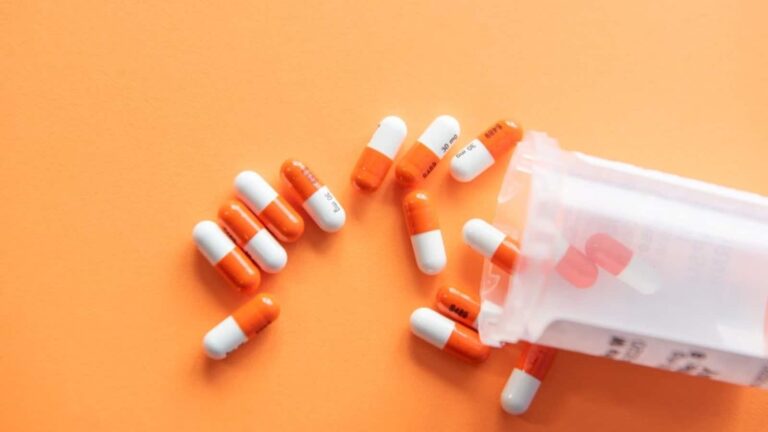 Gland Pharma Share Price: फार्मा स्टॉक में 16% तक की तूफानी तेजी, मुनाफे में 97% उछाल के बाद 52 वीक के नए हाई पर