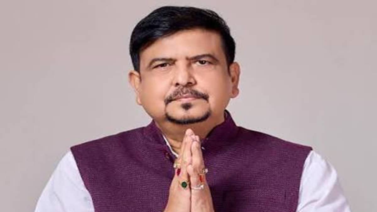 BREAKING: ममता सरकार के मंत्री पर बड़ा एक्शन, नगर निगम भर्ती घोटाला मामले में TMC नेता सुजीत बोस को ED ने किया गिरफ्तार