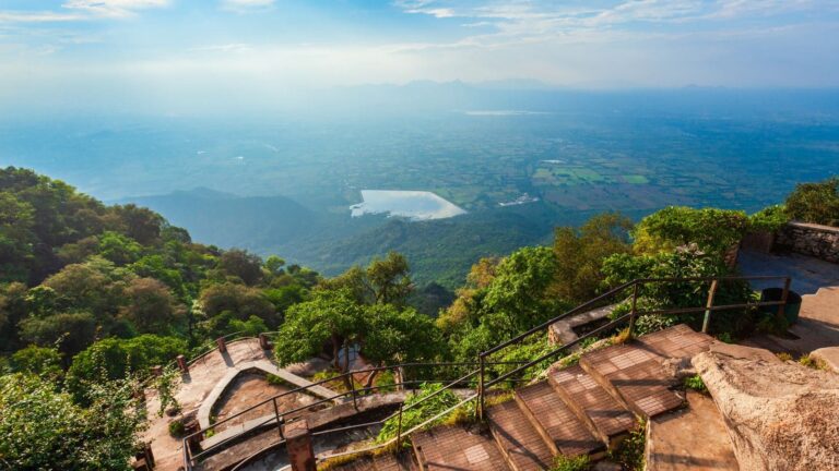 Summer Travel Tips: इस गर्मी घूमने का प्लान है? जानिए भारत की कुछ कम भीड़ वाली खूबसूरत जगहें