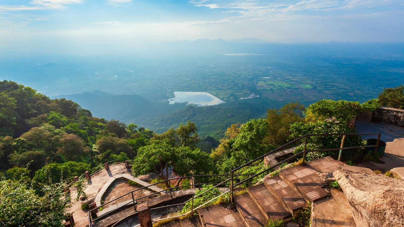 Summer Travel Tips: इस गर्मी घूमने का प्लान है? जानिए भारत की कुछ कम भीड़ वाली खूबसूरत जगहें
