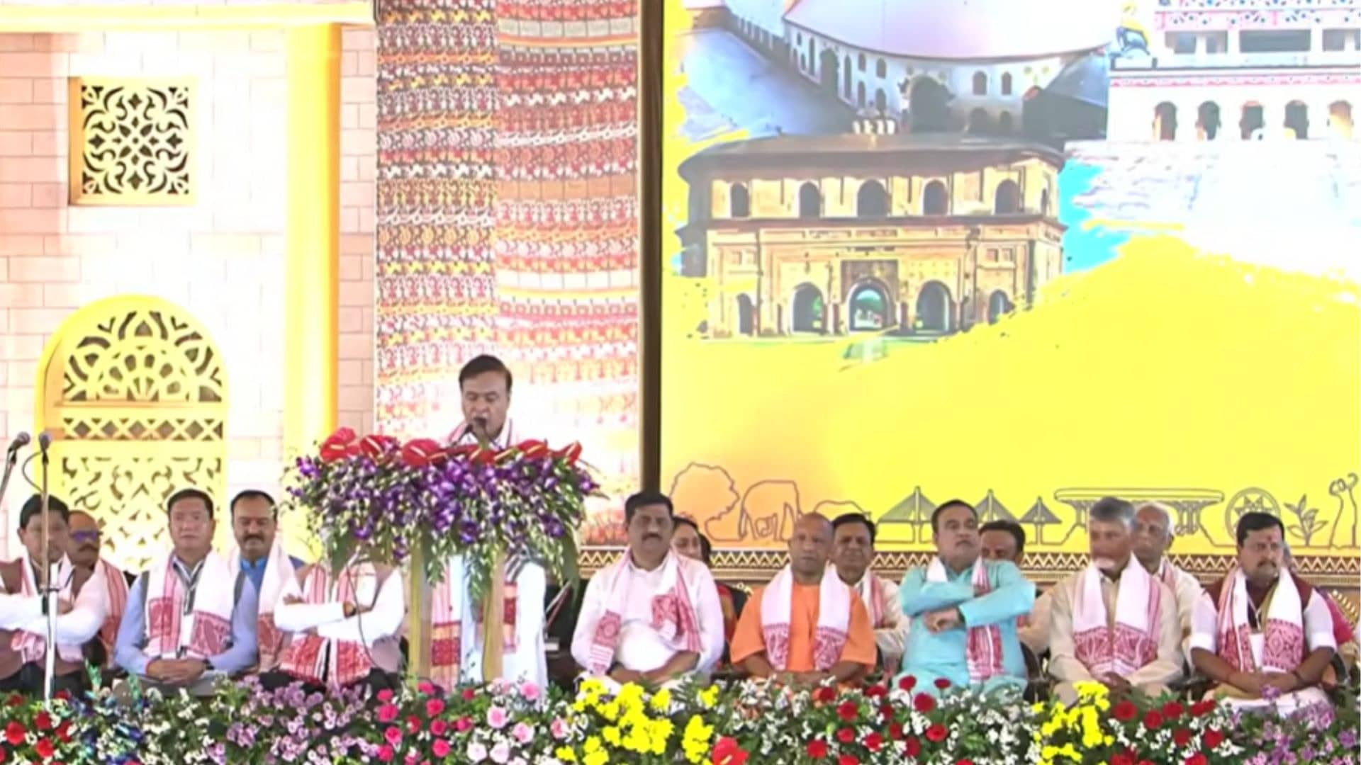 Himanta Biswa Sarma: हिमंता बिस्वा सरमा ने लगातार दूसरी बार असम के CM पद की ली शपथ, PM मोदी भी रहे मौजूद
