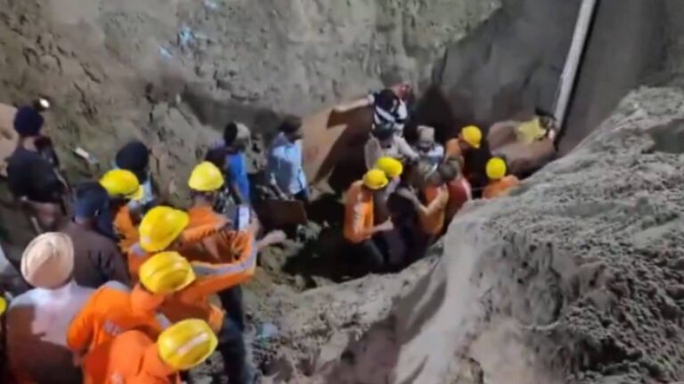 रंग लाई मेहनत: 9 घंटे की कड़ी मशक्कत बाद बोरवेल से निकला 3 साल का बच्चा, 30 फीट की गहराई पर अटका था; NDRF ने यूं किया सफल रेस्क्यू